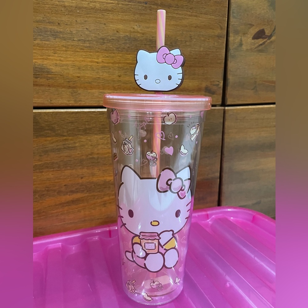 Hello Kitty Tumbler with Lid & Straw. Made by Sanrio. NWTS